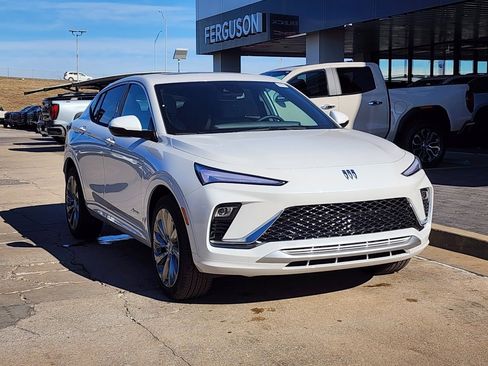 New 2026 Buick Envista Avenir image 2