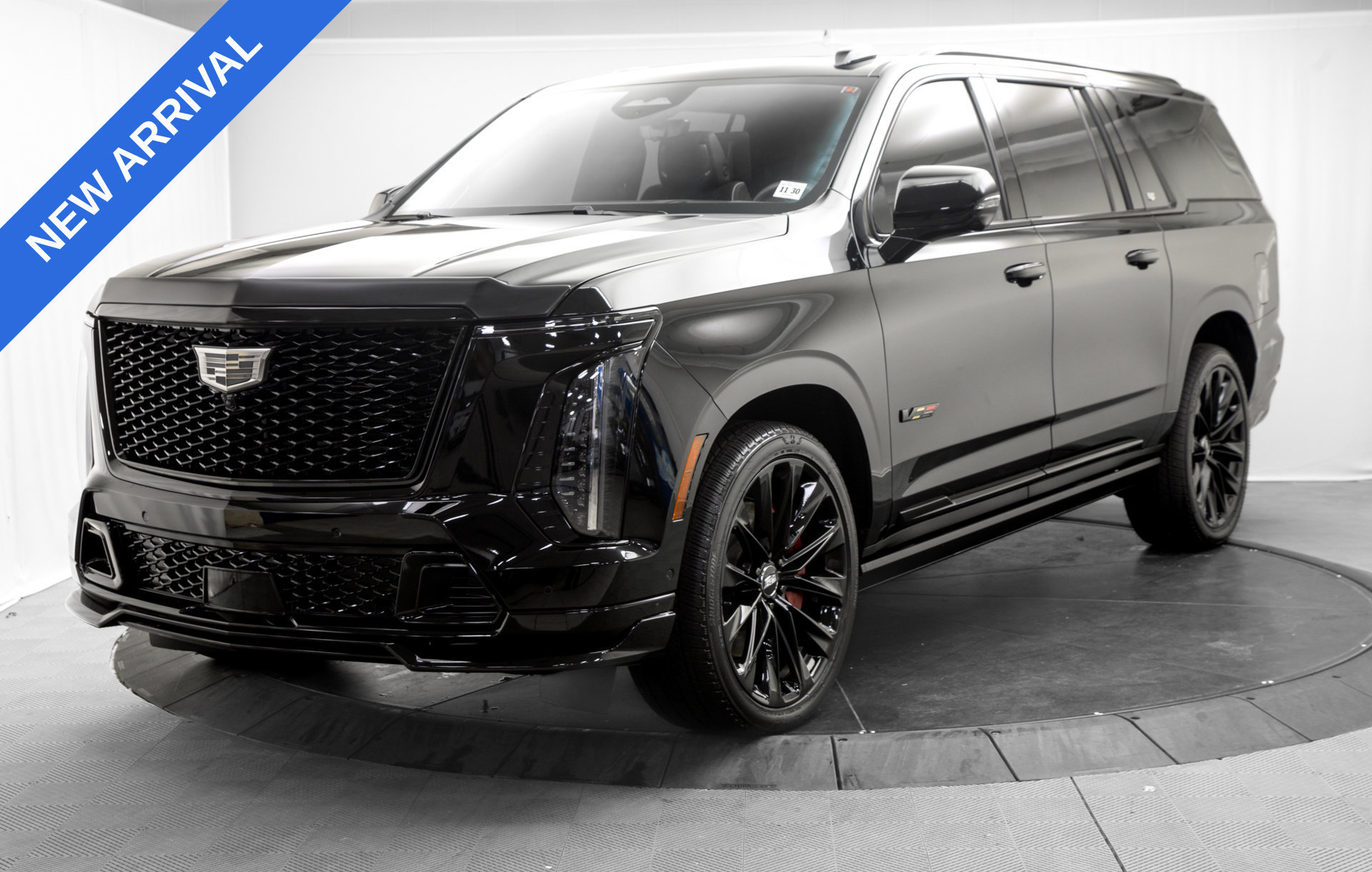 Used 2026 Cadillac Escalade ESV V w/ LPO, ONYX Package AWD/4WD image 3