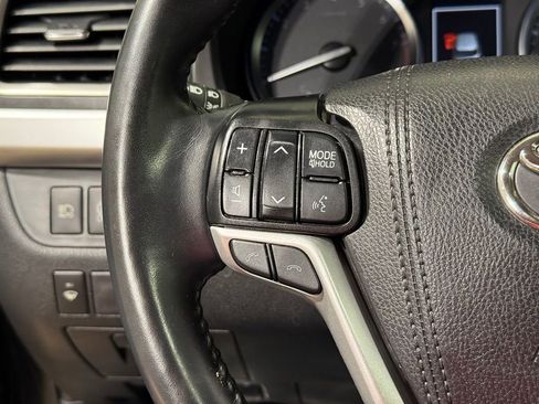 Certified 2019 Toyota Highlander XLE AWD/4WD image 26