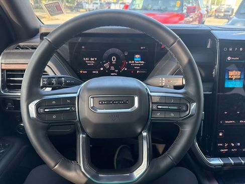 Used 2025 GMC Yukon XL Denali AWD/4WD image 21