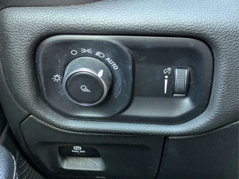 Used 2024 RAM 1500 Laramie RWD image 24