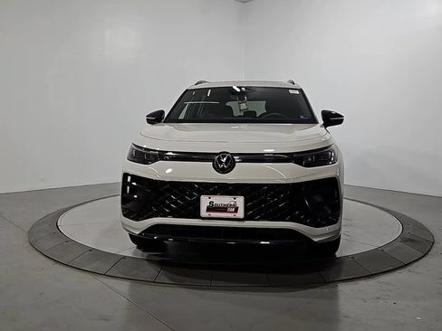 New 2026 Volkswagen Tiguan SE R-Line AWD/4WD image 8