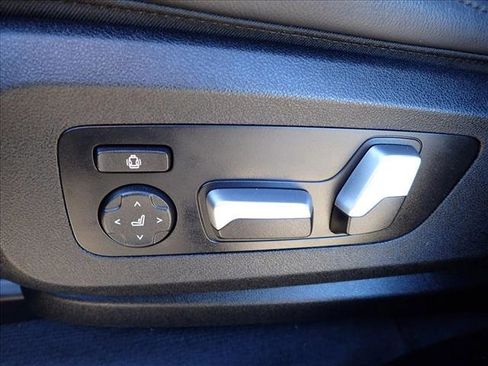 Used 2022 BMW X5 xDrive45e w/ Parking Assistance Package image 14