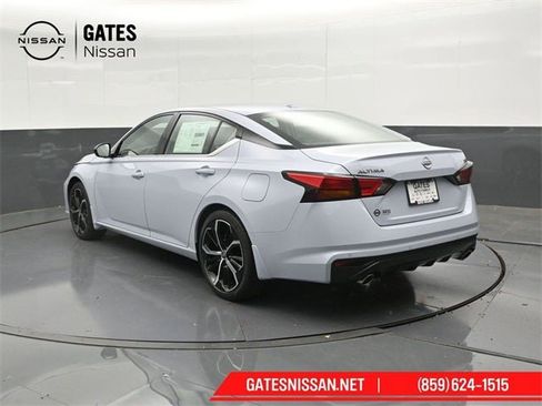 New 2025 Nissan Altima 2.5 SR image 8