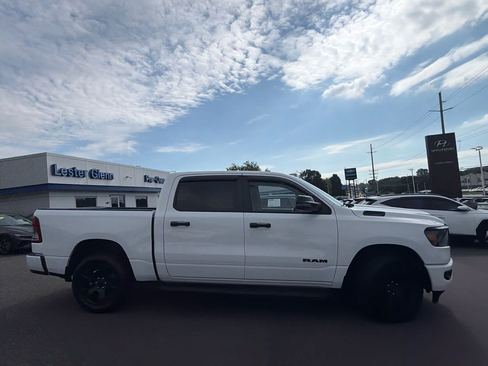 Used 2023 RAM 1500 Big Horn AWD/4WD image 3