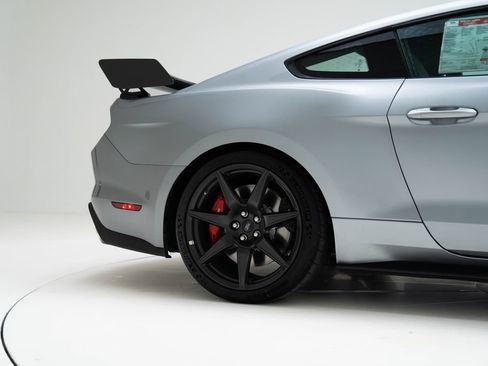 Used 2022 Ford Mustang Shelby GT500 w/ Carbon Fiber Track Pack RWD image 10