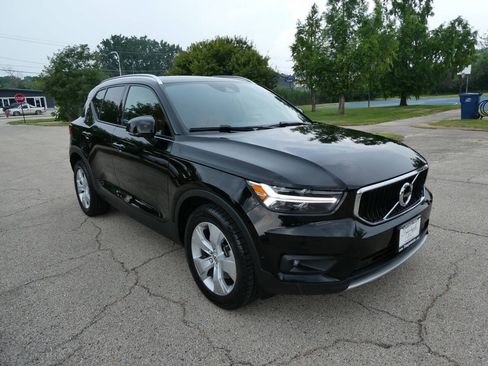 Used 2019 Volvo XC40 T5 Momentum AWD/4WD image 3