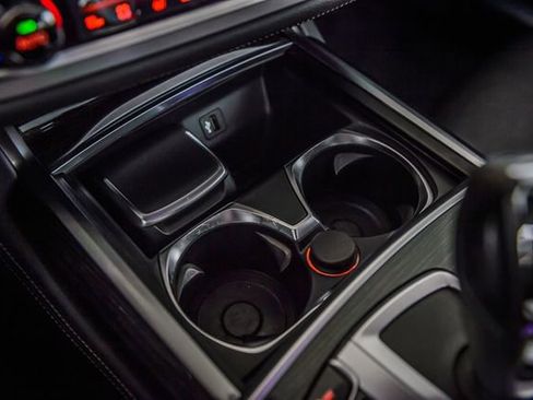 Used 2019 BMW 740i w/ Executive Package image 25