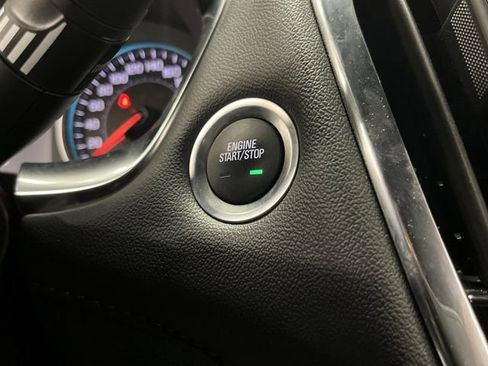 Used 2023 Chevrolet Traverse RS image 24