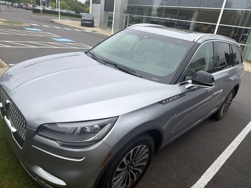 Used 2024 Lincoln Aviator Reserve w/ Equipment Group 201A AWD/4WD image 4