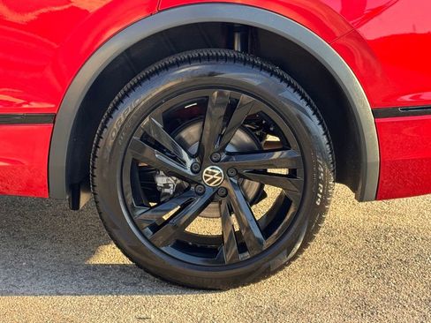 Used 2024 Volkswagen Tiguan SE R-Line image 15