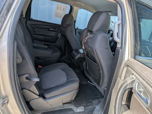 Used 2016 Chevrolet Traverse LT w/ Style and Technology Package FWD image 16