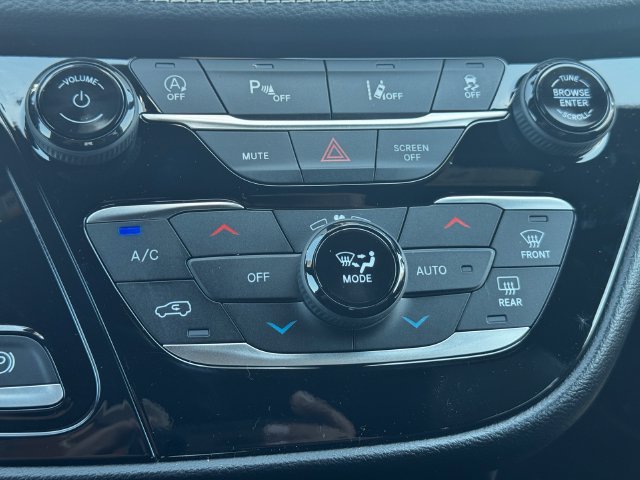 New 2027 Chrysler Pacifica Select w/ Family Tech Group AWD/4WD image 36