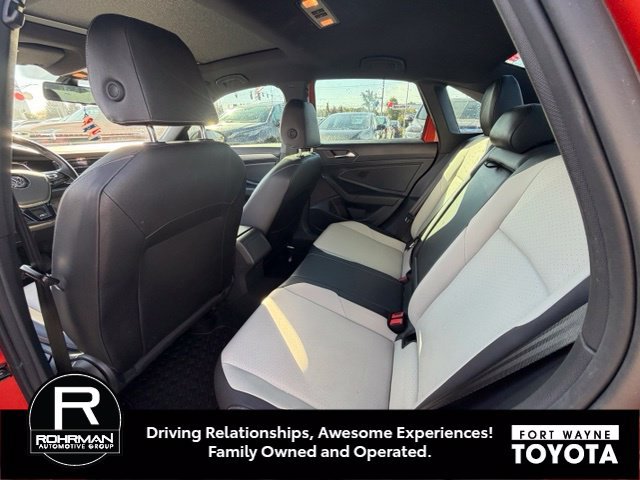 Used 2021 Volkswagen Jetta R-Line FWD image 10