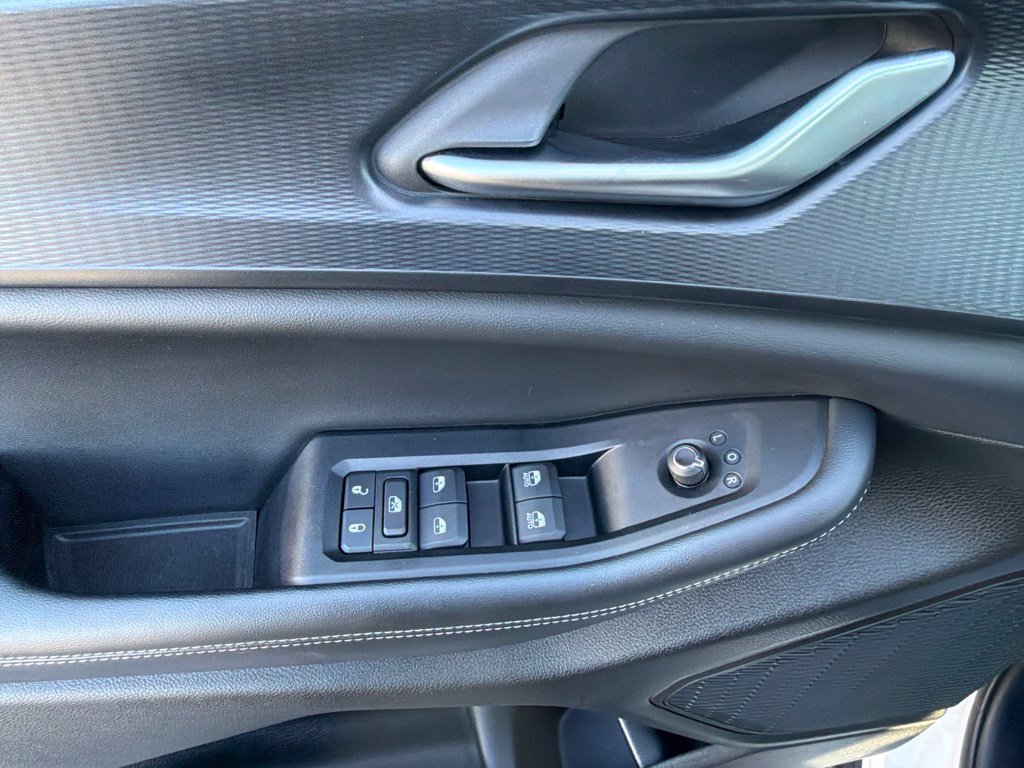 Used 2024 Jeep Grand Cherokee L Laredo AWD/4WD image 28
