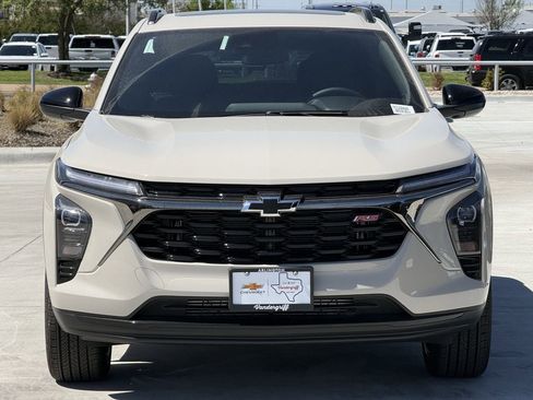 New 2026 Chevrolet Trax RS w/ Sunroof Package FWD image 7