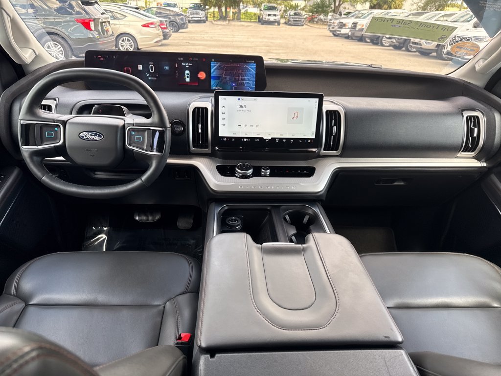 Used 2025 Ford Expedition Max Active RWD image 6