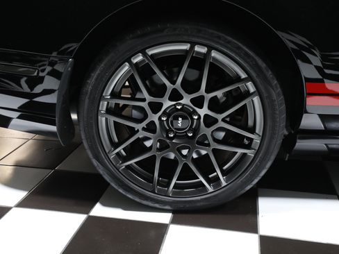 Used 2013 Ford Mustang Shelby GT500 RWD image 38