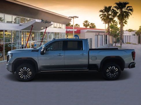 Used 2025 GMC Sierra 2500 Denali Ultimate AWD/4WD image 6