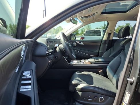 Used 2025 Genesis GV80 2.5T Prestige AWD/4WD image 16