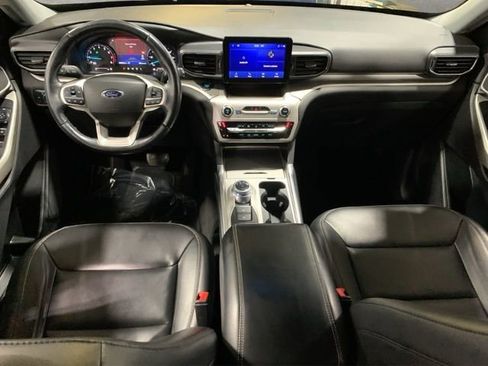 Used 2022 Ford Explorer XLT w/ Equipment Group 202A image 18