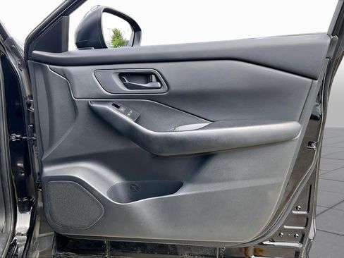 Used 2024 Nissan Rogue S FWD image 20