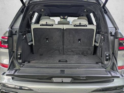 Used 2024 BMW X7 xDrive40i w/ M Sport Package AWD/4WD image 6