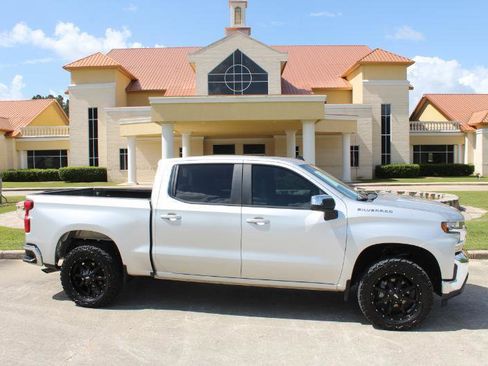 Used 2022 Chevrolet Silverado 1500 LT image 2
