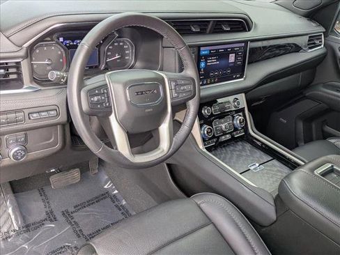 Used 2021 GMC Yukon Denali image 10