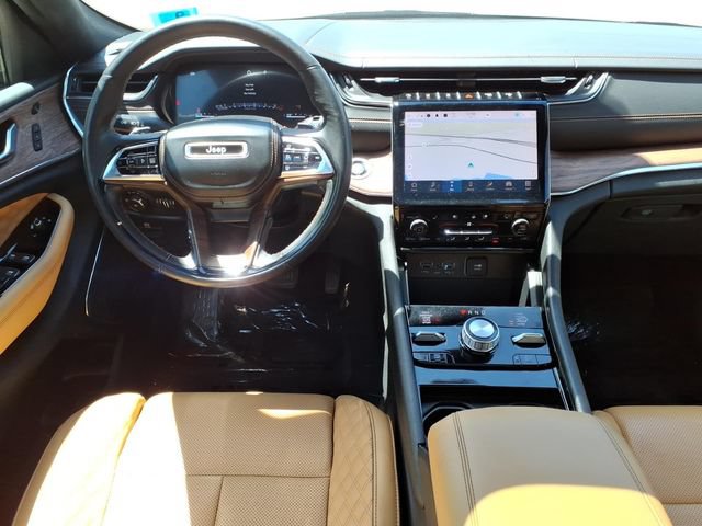 Used 2023 Jeep Grand Cherokee Summit AWD/4WD image 19