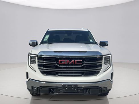Used 2025 GMC Sierra 1500 SLT AWD/4WD image 2