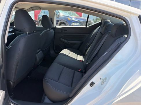 Used 2025 Nissan Altima 2.5 SV FWD image 16