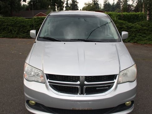 Used 2012 Dodge Grand Caravan Crew FWD image 9