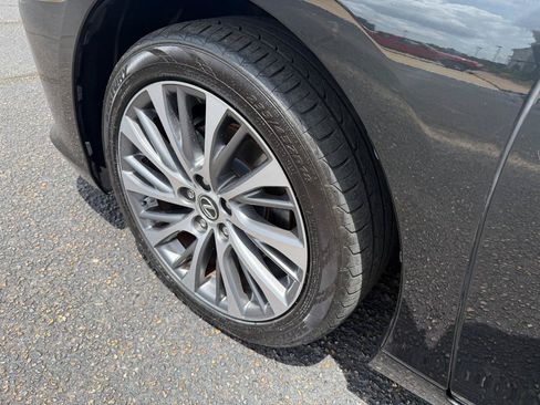 Used 2019 Lexus ES 350 w/ Premium Package FWD image 26