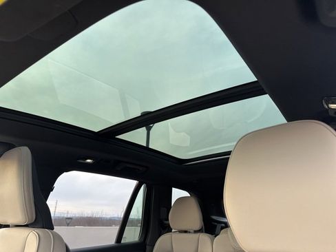 Certified 2025 Volvo XC90 B5 Plus image 20