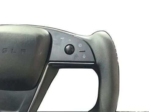 Used 2022 Tesla Model S Plaid image 32