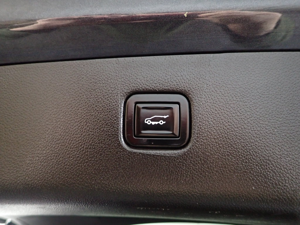 Used 2022 Chevrolet Blazer Premier w/ Enhanced Convenience Package AWD/4WD image 17
