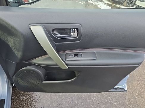 Used 2011 Nissan Rogue SV w/ SL Pkg image 29