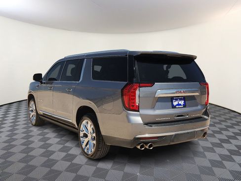 Used 2022 GMC Yukon XL Denali AWD/4WD image 3