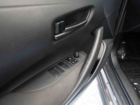 Used 2025 Toyota Corolla LE FWD image 7