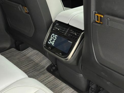 Used 2024 Rivian R1S Adventure AWD/4WD image 30