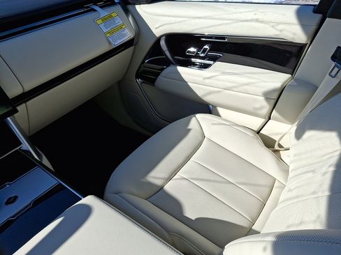 New 2026 Land Rover Range Rover SE image 14