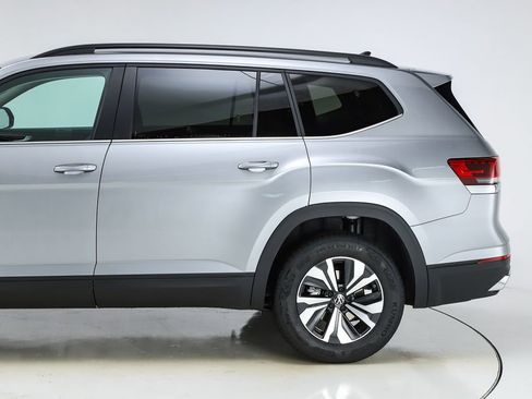 New 2026 Volkswagen Atlas SE image 4