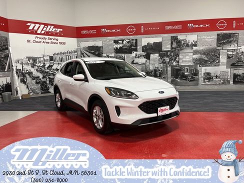 Used 2020 Ford Escape SE image 1
