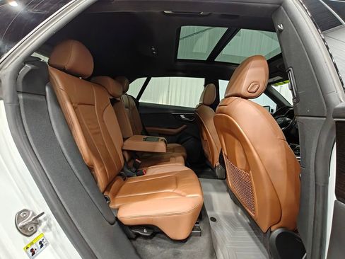 Used 2019 Audi Q8 Premium w/ Convenience Package AWD/4WD image 25