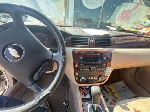 Used 2009 Chevrolet Impala LT w/ Luxury Edition Package FWD image 12
