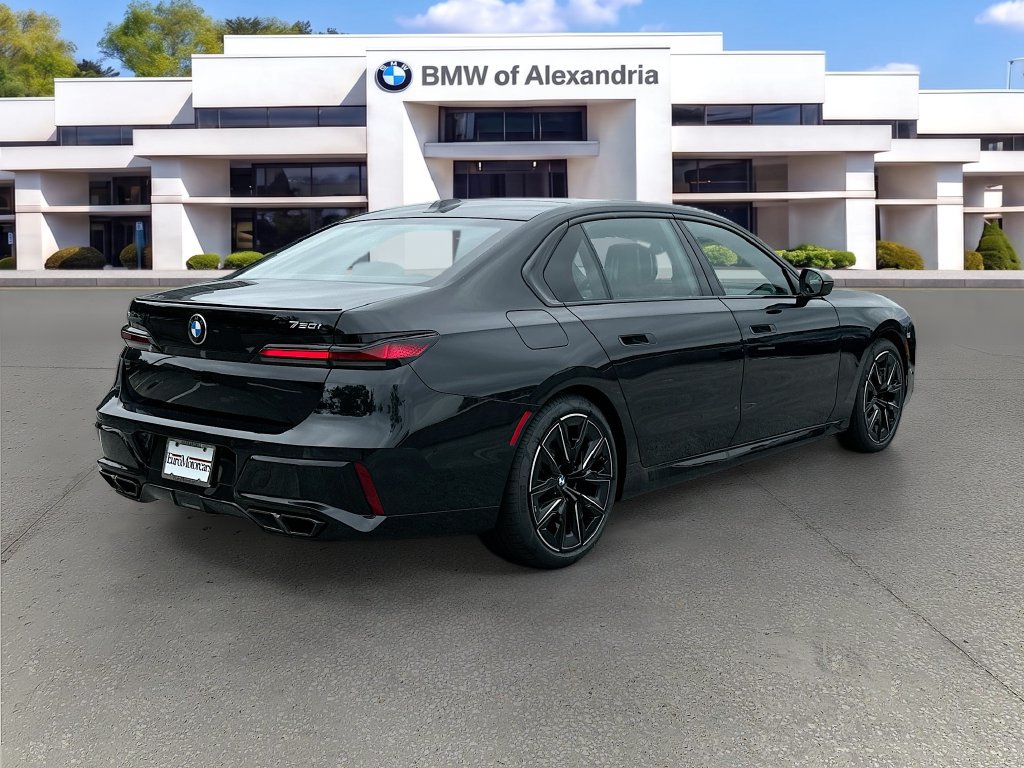Used 2026 BMW 760i xDrive AWD/4WD image 7