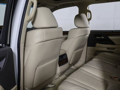 Used 2016 Lexus LX 570 4WD image 36