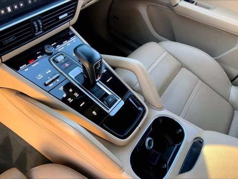 Used 2019 Porsche Cayenne image 15