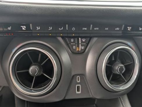 Used 2019 Chevrolet Blazer LT AWD/4WD image 18